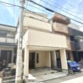 ルーフバルコニーが魅力の家